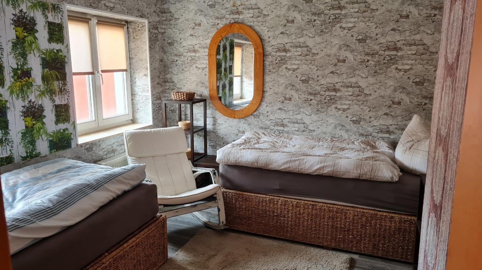 Ferienwohnung Mit Individueller Ausstattung - Jedes Zimmer Ist Anders Эрфурт Экстерьер фото